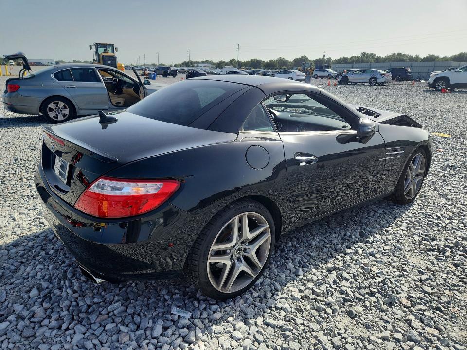 2013 Mercedes-benz Slk-klasse VIN WDDPK4HA3DF058528 COPART salvage auction — FRONT END, FL - CERT OF TITLE SLVG REBUILDABLE, sold $15 on 2026-07-31 (photo 3)