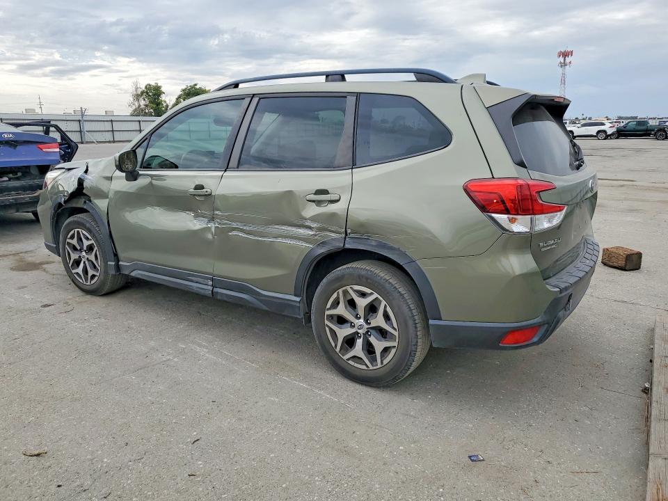 2019 Subaru Forester VIN JF2SKAGC2KH592161 COPART salvage auction — FRONT END, Ca - Dlr/Dis/Exp Only Salvage Title, sold $550 on 2026-07-17 (photo 2)