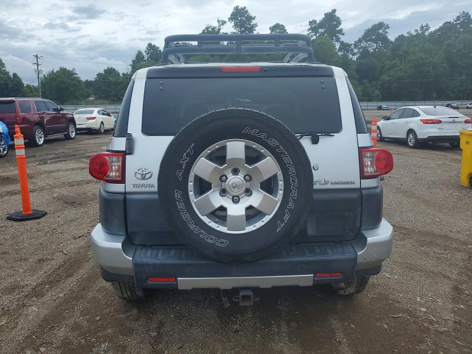 2008 Toyota Fj cruiser VIN JTEZU11F38K002860 COPART salvage auction — MINOR DENT/SCRATCHES, LA - CERTIFICATE OF TITLE (P), sold $3,550 on 2026-07-24 (photo 6)