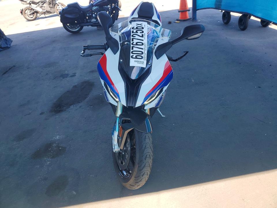 2022 BMW S VIN WB10E2303N6G09676 COPART salvage auction — SIDE, CA - SALVAGE CERTIFICATE, sold $8,900 on 2026-07-25 (photo 2)