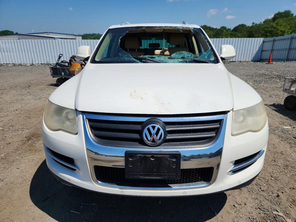 2008 Volkswagen Touareg VIN WVGBE77L18D035570 COPART salvage auction — FRONT END, Ma - Cert Of Title-Reconstrctd Coll, sold $125 on 2026-07-29 (photo 5)