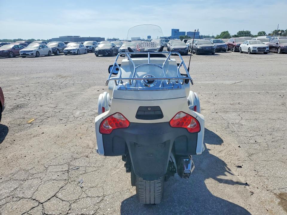 2017 Can-am/ brp Spyder VIN 2BXNBDD20HV002956 COPART salvage auction — FRONT END, Ia - Cert Of Title-Salvage Title, sold $3,200 on 2026-08-31 (photo 4)