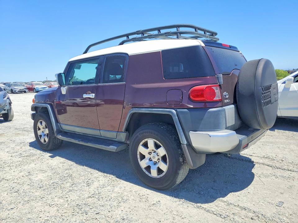 2007 Toyota Fj cruiser VIN JTEBU11F970055977 COPART salvage auction — MINOR DENT/SCRATCHES, Ca - Dis/Dlr/Exp Only Clean Title, sold $975 on 2026-07-23 (photo 2)