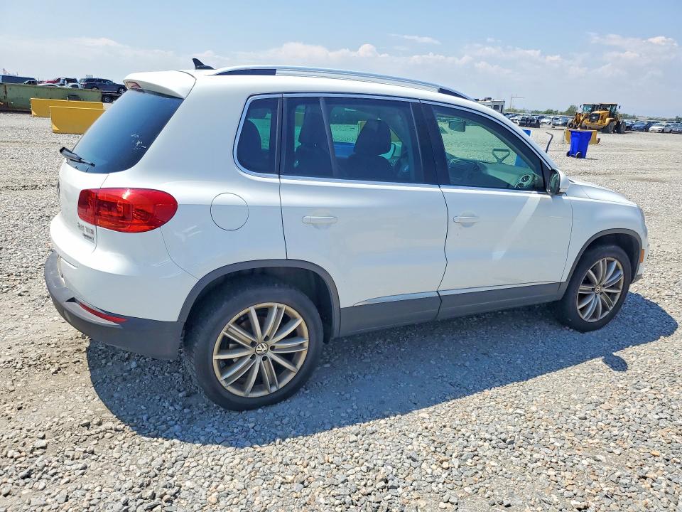 2015 Volkswagen Tiguan VIN WVGBV7AX5FW520078 COPART salvage auction — MECHANICAL, Co - Dis/Dlr/Exp Only Clean Title, sold $325 on 2026-08-06 (photo 3)
