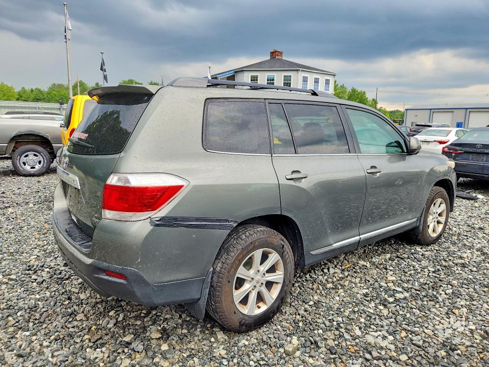 2011 Toyota Highlander VIN 5TDBK3EH8BS088329 COPART salvage auction — MECHANICAL, Ma - Certificate Of Title, sold $175 on 2026-07-31 (photo 3)