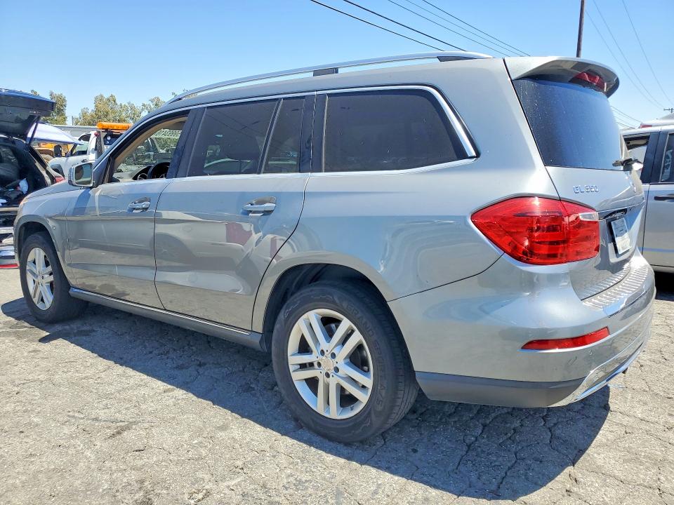 2017 Mercedes-benz Glc VIN WDC0G4JB0HF153323 COPART salvage auction — MINOR DENT/SCRATCHES, Ca - Dis/Dlr/Exp Only Clean Title, sold $950 on 2026-07-23 (photo 2)