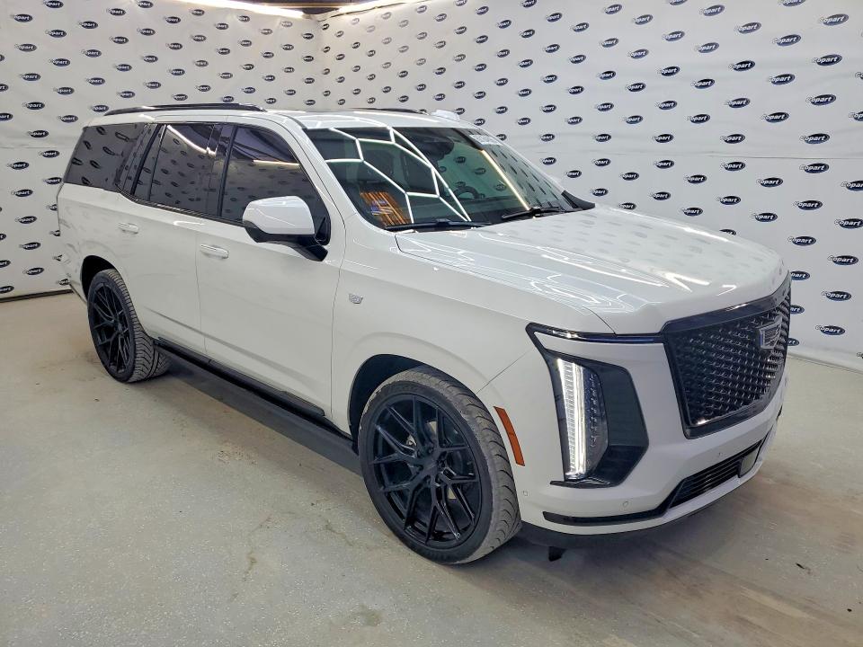 2025 Cadillac Escalade VIN 1GYS9FRL6SR382977 COPART salvage auction — MINOR DENT/SCRATCHES, TX - SALVAGE VEHICLE TITLE, sold $75,500 on 2026-07-21 (photo 4)