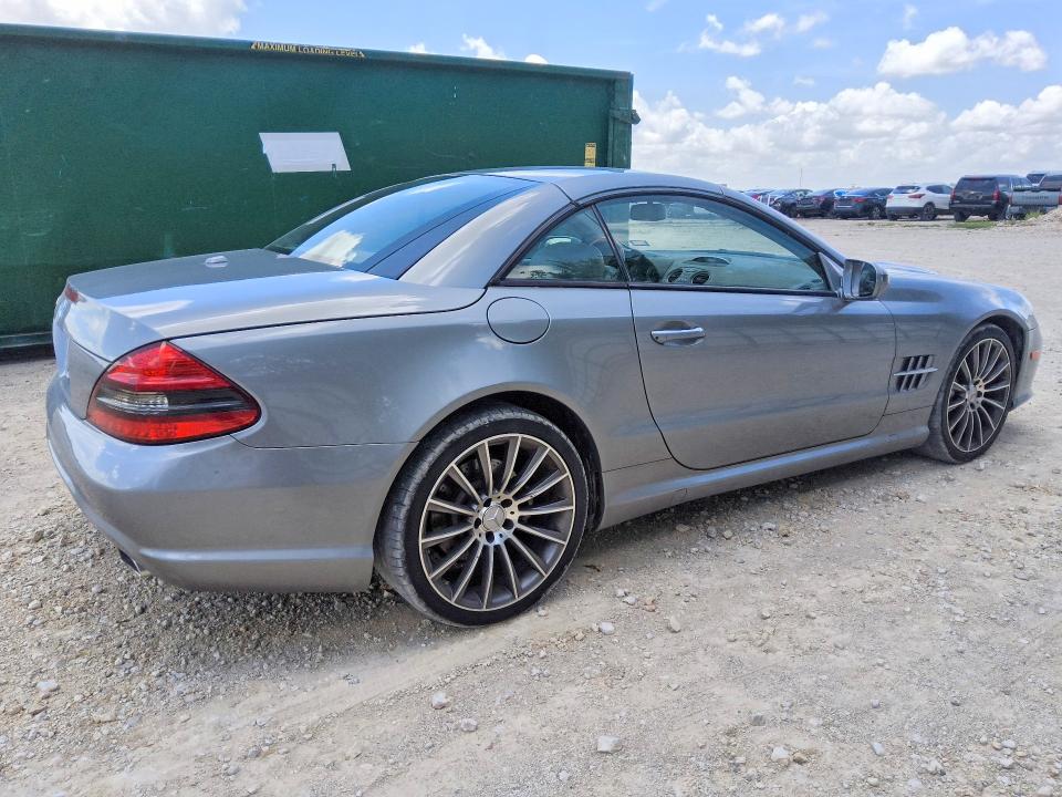 2009 Mercedes-benz Sl-class VIN WDBSK71FX9F155727 COPART salvage auction — MINOR DENT/SCRATCHES, TX - CERTIFICATE OF TITLE, sold $5,700 on 2026-07-14 (photo 3)