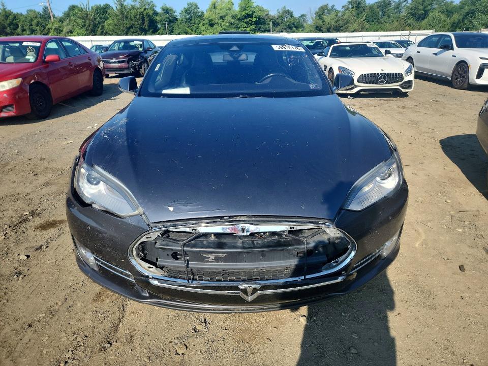 2016 Tesla Model s VIN 5YJSA1E13GF131125 COPART salvage auction — MINOR DENT/SCRATCHES, Wv - Certificate Of Title, sold $5,800 on 2026-07-27 (photo 5)