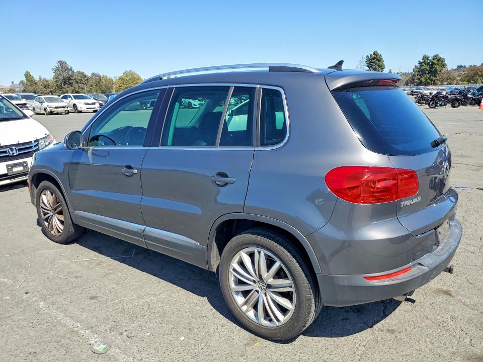 2013 Volkswagen Tiguan VIN WVGAV7AX1DW547741 COPART salvage auction — MECHANICAL, CA - DIS/DLR/EXP ONLY CLEAN TITLE, sold $600 on 2026-07-24 (photo 2)