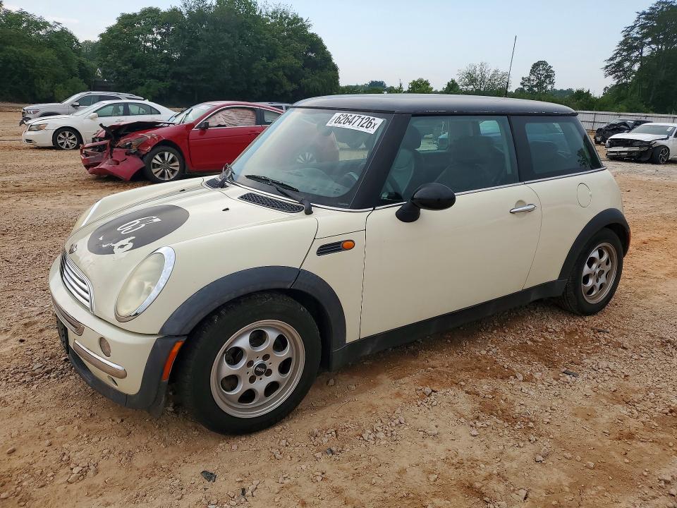2003 Mini Cooper VIN WMWRC334X3TE13318 COPART salvage auction — MINOR DENT/SCRATCHES, NC - DEALER ONLY CLEAN TITLE, sold $225 on 2026-08-12 (photo 1)