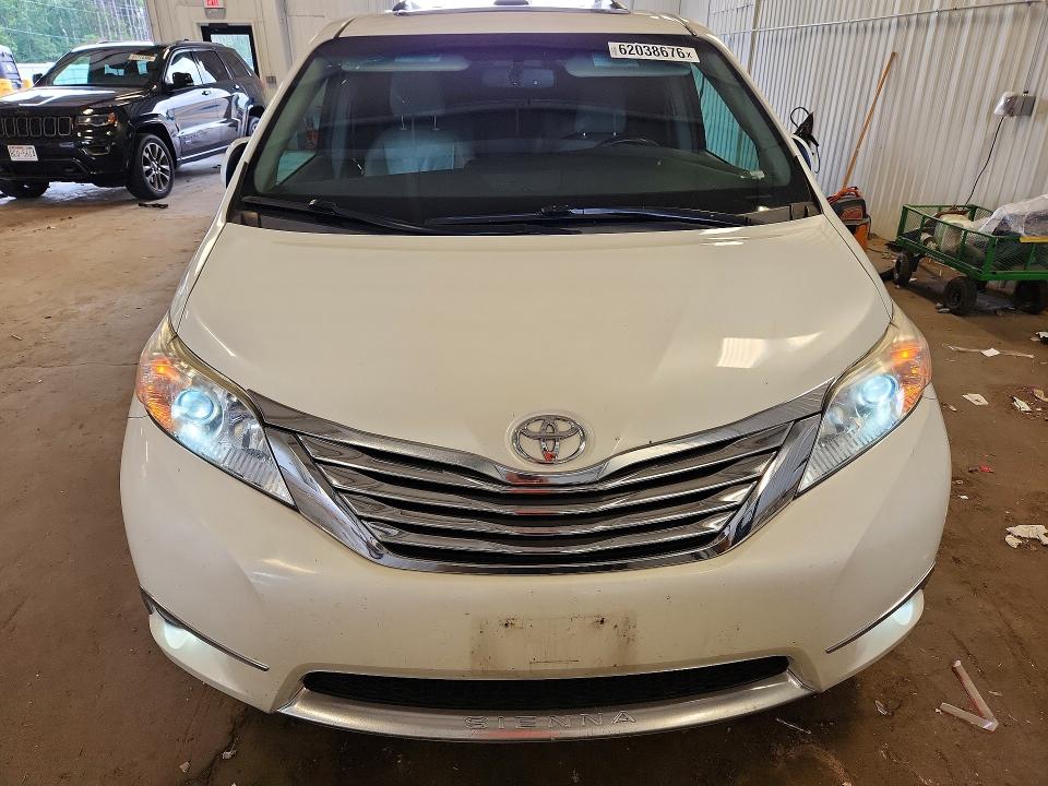 2017 Toyota Sienna VIN 5TDDZ3DC5HS160929 COPART salvage auction — MINOR DENT/SCRATCHES, Mn - Cert Of Title-Prior Salvage, sold $3,350 on 2026-07-23 (photo 5)