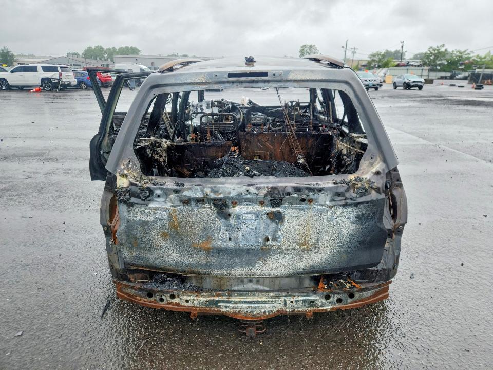 2014 Subaru Forester VIN JF2SJAEC8EH521573 COPART salvage auction — BURN, Ct - Cert Of Title-Salvage, sold $475 on 2026-07-24 (photo 6)