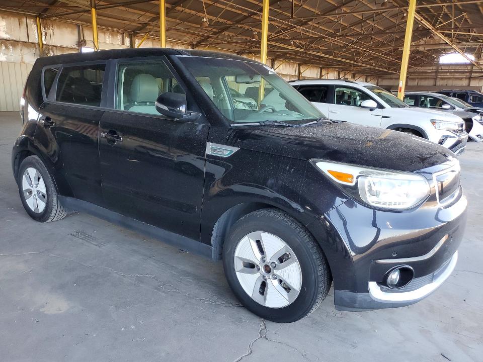 2016 Kia Soul VIN KNDJX3AE7G7017150 COPART salvage auction — NORMAL WEAR, Az - Certificate Of Title, sold $175 on 2026-07-29 (photo 4)
