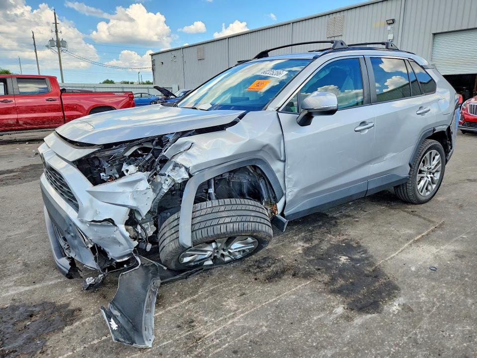 2022 Toyota Rav 4 VIN 2T3C1RFV9NW233007 — COPART salvage auction photo