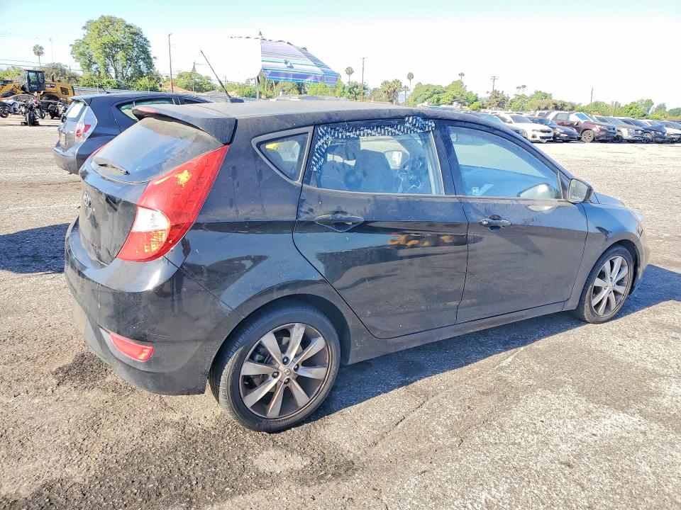 2012 Hyundai Accent VIN KMHCU5AE5CU004613 COPART salvage auction — MINOR DENT/SCRATCHES, Ca - Dis/Dlr/Exp App For Dup Salvag, sold $650 on 2026-07-31 (photo 3)