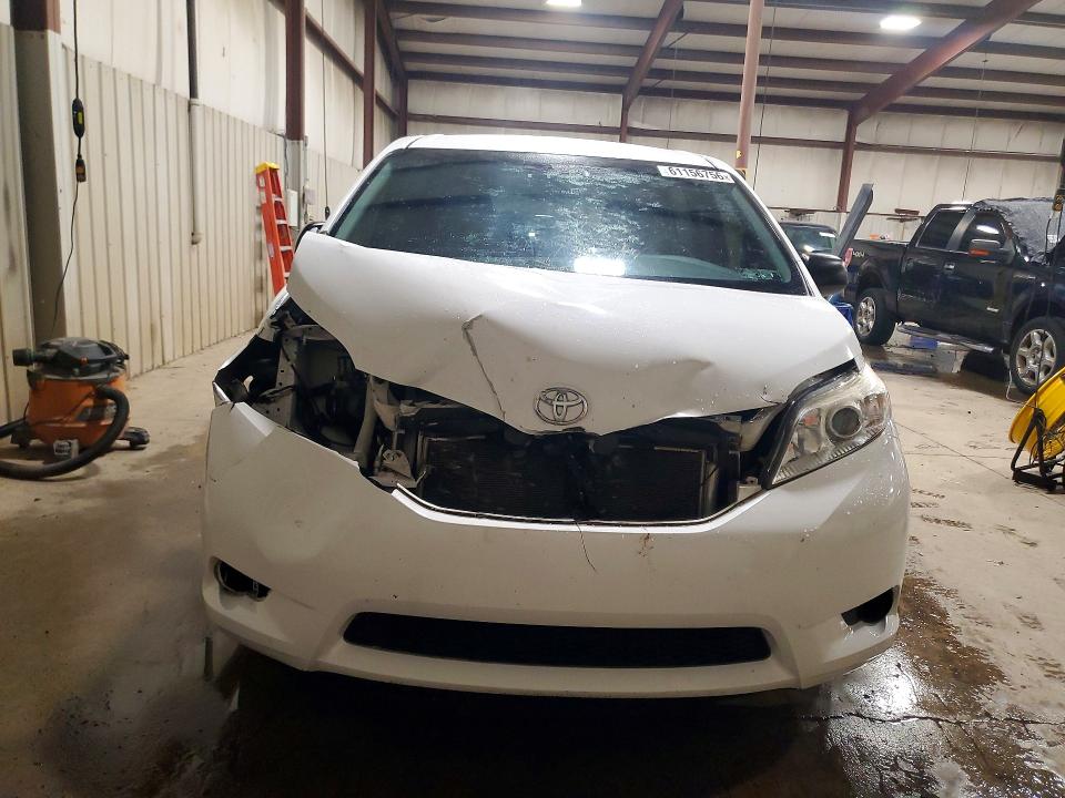 2015 Toyota Sienna VIN 5TDZK3DC1FS563362 COPART salvage auction — FRONT END, PA - CERTIFICATE OF SALVAGE, sold $2,050 on 2026-07-31 (photo 5)