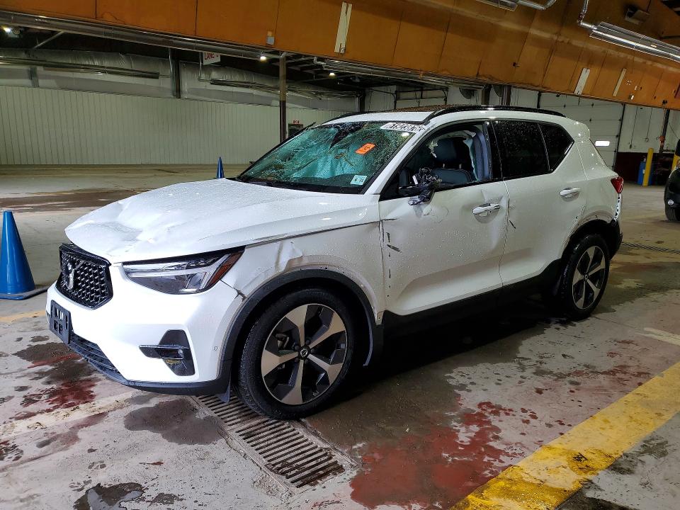 2026 Volvo Xc40 VIN YV4L12UC6T2735551 COPART salvage auction — FRONT END, AZ - CERT OF TITLE - SALVAGE, sold $7,200 on 2026-08-05 (photo 1)