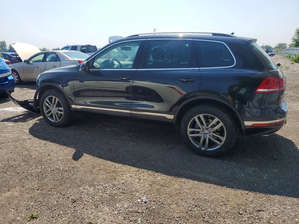 2015 Volkswagen Touareg VIN WVGEF9BP7FD003817 COPART salvage auction — FRONT END, ON - PERMIT SALVAGE, sold $2,850 on 2026-08-13 (photo 2)
