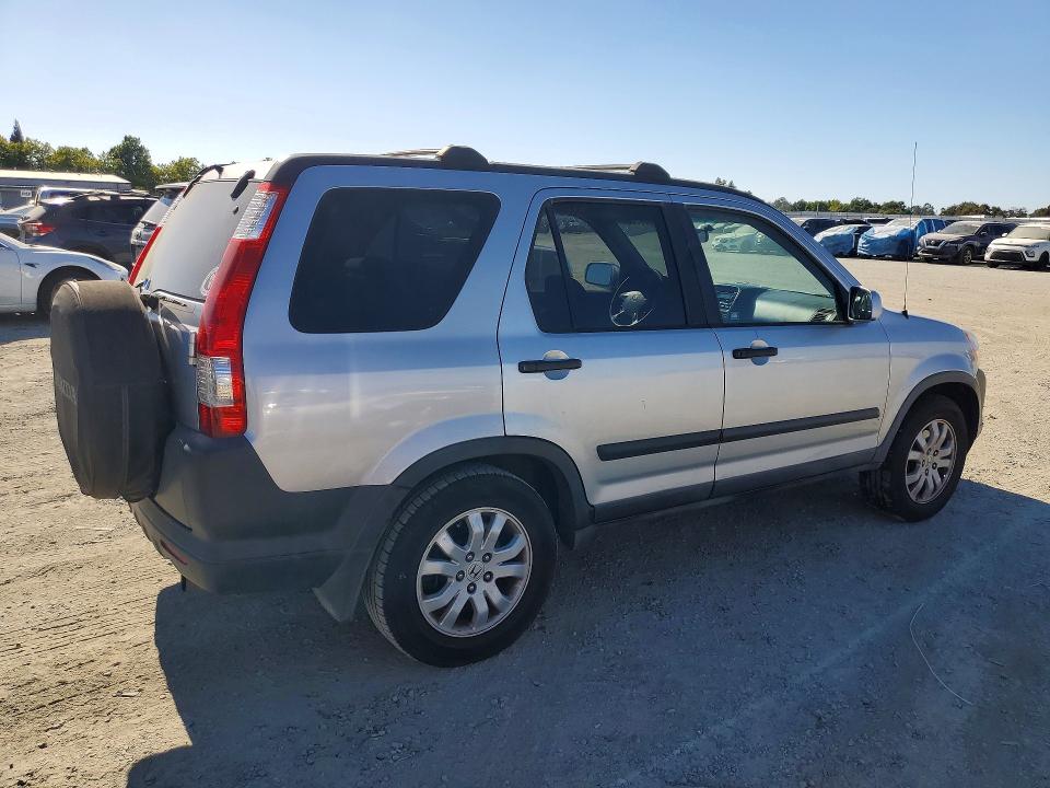 2005 Honda Cr-v VIN JHLRD78855C012149 COPART salvage auction — MINOR DENT/SCRATCHES, Ca - Dis/Dlr/Exp Only Clean Title, sold $1,550 on 2026-07-28 (photo 3)