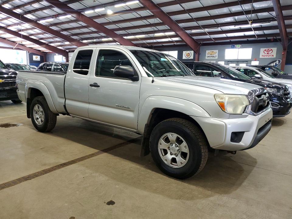 2013 Toyota Tacoma VIN 5TFUX4EN4DX018300 COPART salvage auction — MINOR DENT/SCRATCHES, MT - CERTIFICATE OF TITLE (P), sold $7,400 on 2026-07-27 (photo 4)
