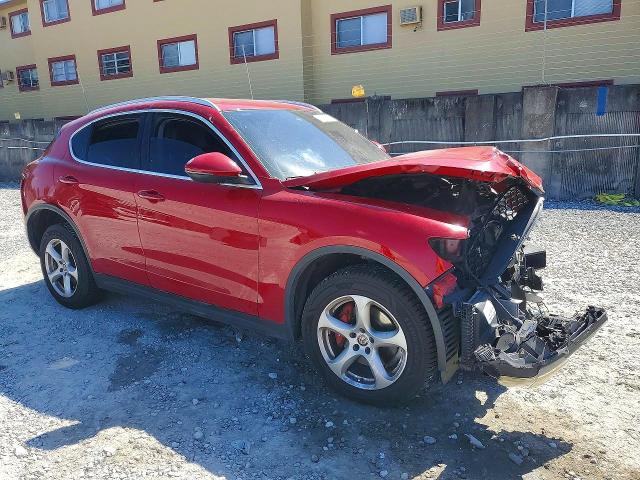 2018 Alfa romeo Stelvio VIN ZASFAKAN3J7B81138 COPART salvage auction — FRONT END, Fl - Cert Of Title Slvg Rebuildable, sold $2,900 on 2026-07-27 (photo 4)