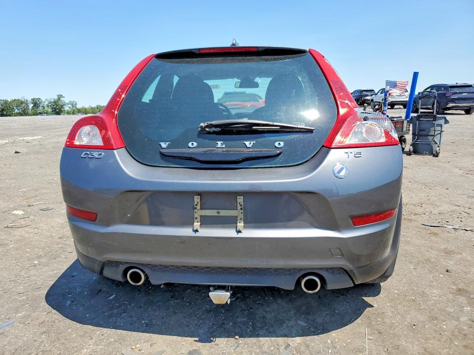 2013 Volvo C30 VIN YV1672MK0D2304351 COPART salvage auction — WATER/FLOOD, Va - Cert Of Title-Salvage Water, sold $400 on 2026-08-12 (photo 6)