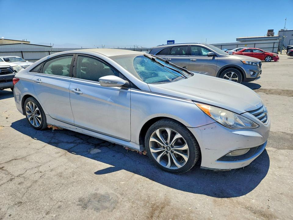 2014 Hyundai Sonata VIN 5NPEC4AC9EH833481 COPART salvage auction — SIDE, CA - DIS/DLR/EXP ONLY CLEAN TITLE, sold $350 on 2026-07-31 (photo 4)