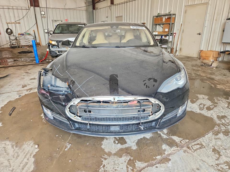 2015 Tesla Model s VIN 5YJSA1H24FFP77826 COPART salvage auction — FRONT END, Salvage Title, sold $250 on 2026-07-27 (photo 5)