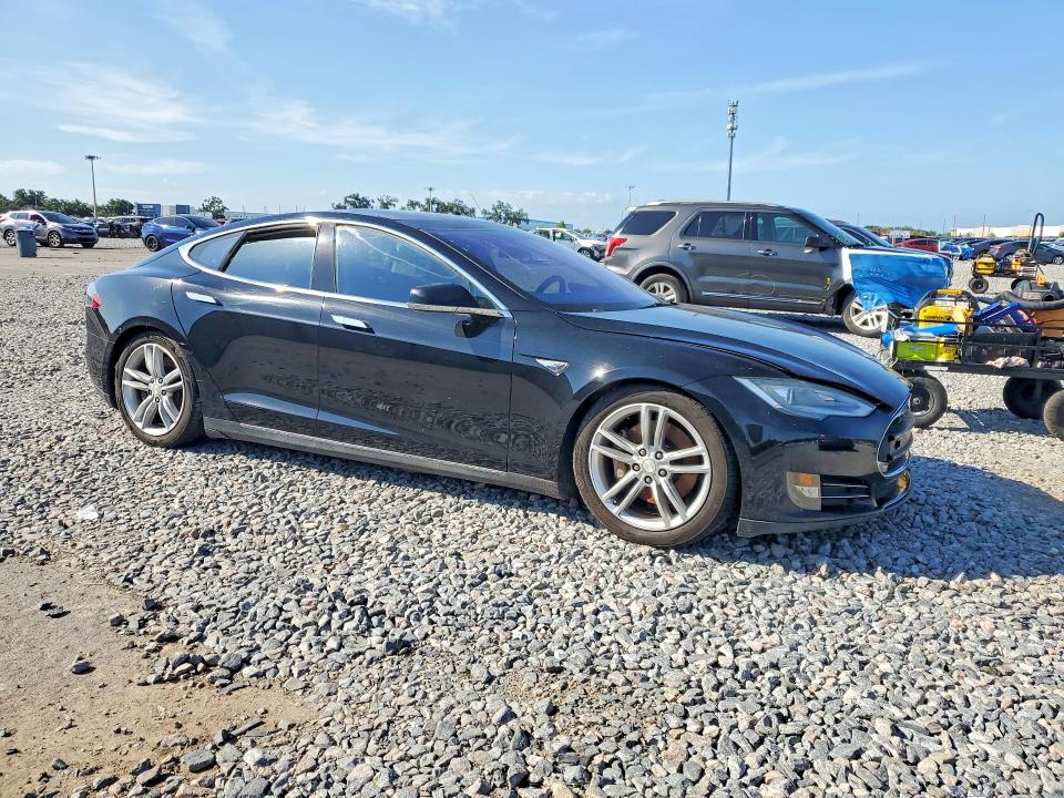 2013 Tesla VIN 5YJSA1CN7DFP12290 COPART salvage auction — MINOR DENT/SCRATCHES, MT - CERTIFICATE OF TITLE, sold $3,750 on 2026-07-27 (photo 4)