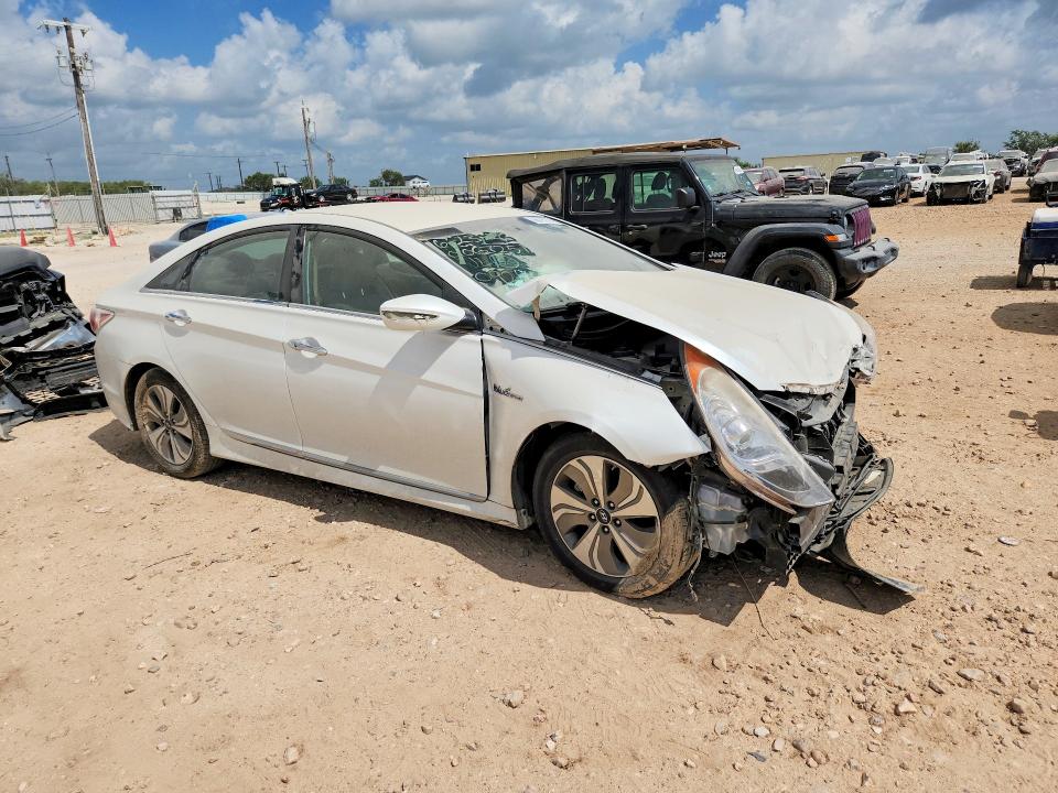 2013 Hyundai Sonata VIN KMHEC4A47DA092449 COPART salvage auction — FRONT END, Tx - Salvage Vehicle Title, sold $70 on 2026-07-23 (photo 4)