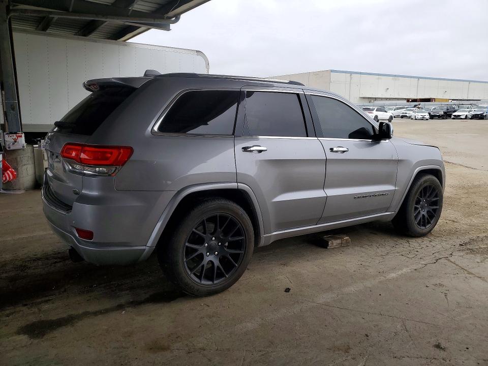 2017 Jeep Grand cherokee VIN 1C4RJECG0HC740202 COPART salvage auction — MINOR DENT/SCRATCHES, Mt - Dis/Dlr/Exp Only Clean Title, sold $5,000 on 2026-08-07 (photo 3)