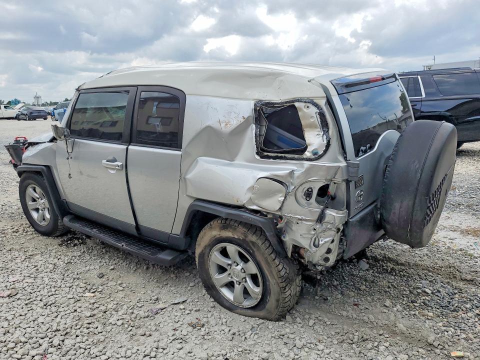 2007 Toyota Fj cruiser VIN JTEBU11F970008013 COPART salvage auction — ROLLOVER, FL - CERT OF TITLE SLVG REBUILDABLE, sold $1,150 on 2026-07-21 (photo 2)