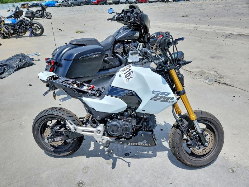 2025 Honda Grom VIN MLHJC9259S5300373 COPART salvage auction — VANDALISM, Fl - Cert Of Title Slvg Rebuildable, sold $750 on 2026-07-16 (photo 1)