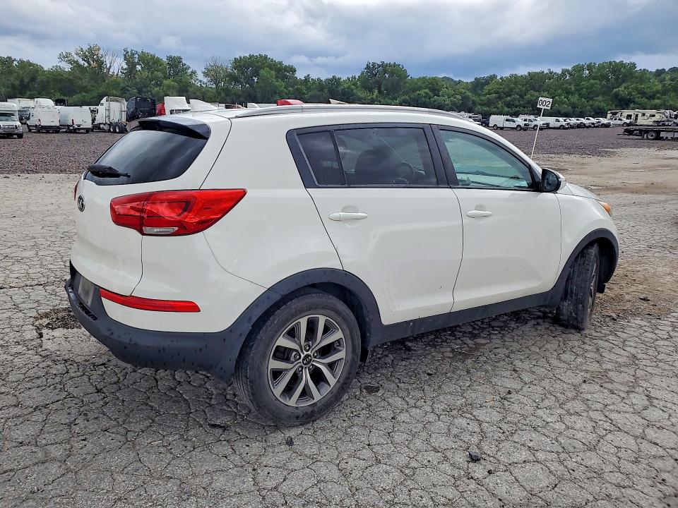 2015 Kia Sportage VIN KNDPB3AC8F7783085 COPART salvage auction — MECHANICAL, KS - DEALER ONLY CLEAN TITLE, sold $925 on 2026-07-16 (photo 3)