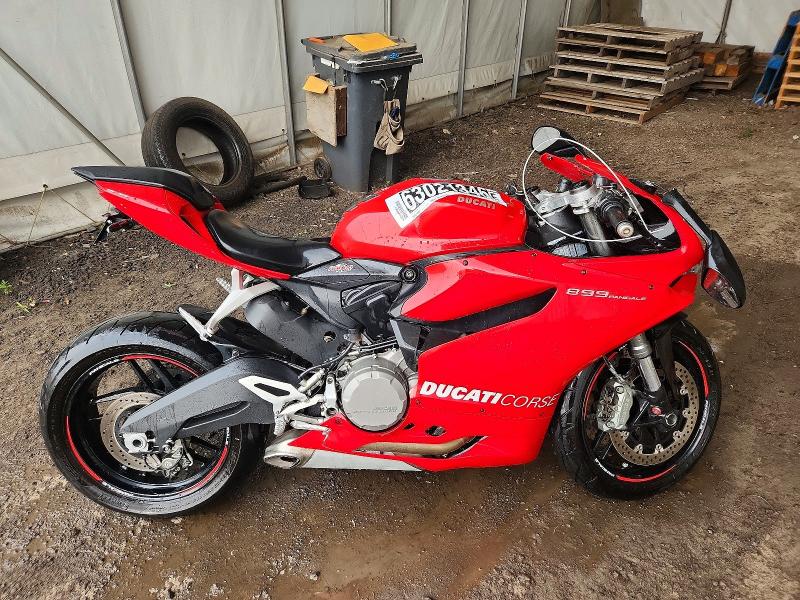 2015 Ducati Superbike VIN ZDM14BUWXFB026478 COPART salvage auction — MINOR DENT/SCRATCHES, ON - PERMIT NO BRAND - UNFIT (P), sold $2,100 on 2026-08-11 (photo 1)