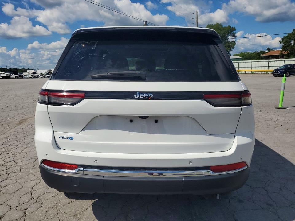 2024 Jeep Cherokee VIN 1C4RJYB63RC720358 COPART salvage auction — SIDE, Oh - Certificate Of Title (P), sold $14,300 on 2026-07-29 (photo 6)