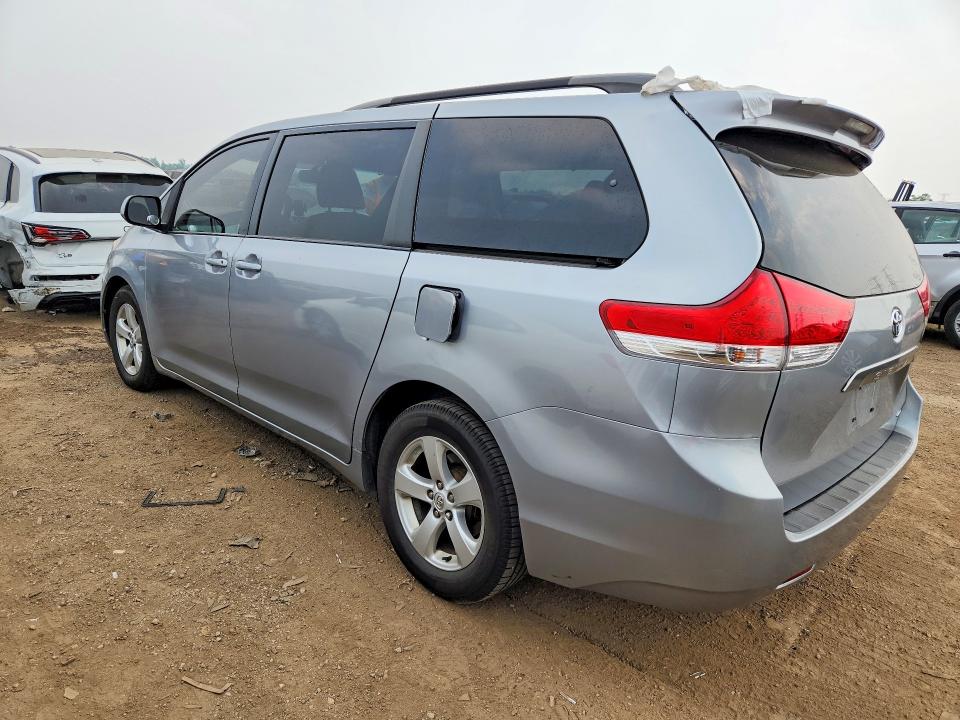 2014 Toyota Sienna VIN 5TDKK3DCXES425089 COPART salvage auction — MINOR DENT/SCRATCHES, Il - Certificate Of Title, sold $2,200 on 2026-07-27 (photo 2)