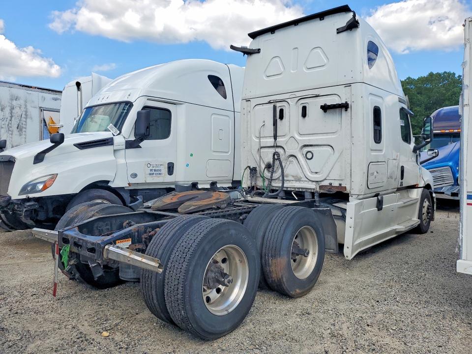 2019 Freightliner All other VIN 1FUJHHDR8KLKN0228 COPART salvage auction — MINOR DENT/SCRATCHES, CT, sold $10,100 on 2026-08-18 (photo 3)