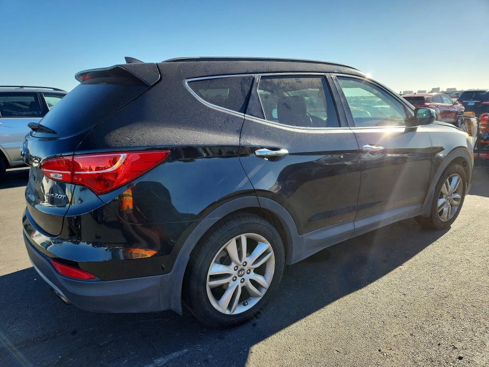 2014 Hyundai Santa fe VIN 5XYZU3LA5EG222200 COPART salvage auction — MINOR DENT/SCRATCHES, CA - DIS/DLR/EXP ONLY CLEAN TITLE, sold $850 on 2026-07-27 (photo 3)
