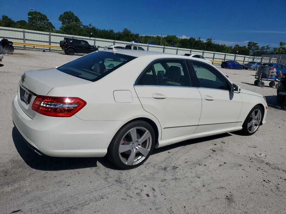 2010 Mercedes-benz E-klasse VIN WDDHF5GB0AA074123 COPART salvage auction — SIDE, Fl - Cert Of Title Slvg Rebuildable, sold $2,100 on 2026-08-05 (photo 3)