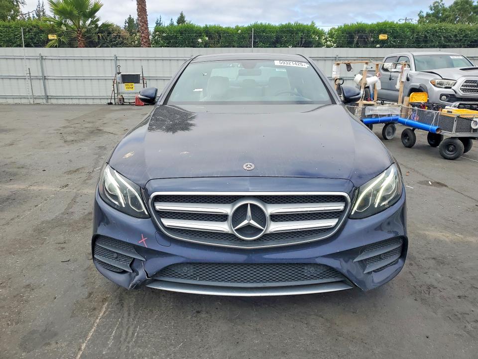 2018 Mercedes-benz E-klasse VIN WDDZF4JB9JA456769 COPART salvage auction — SIDE, Salvage Title, sold $7,000 on 2026-08-18 (photo 5)