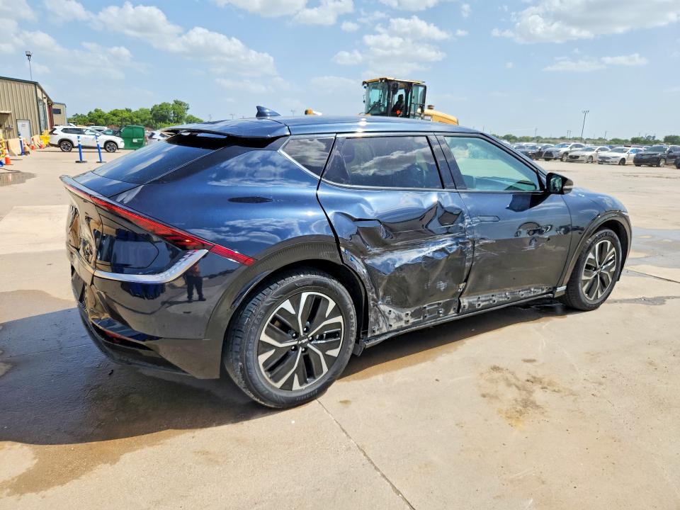 2024 Kia Ev6 VIN KNDC34LA9R5194821 COPART salvage auction — SIDE, Tn - Certificate Of Title, sold $11,600 on 2026-07-27 (photo 3)