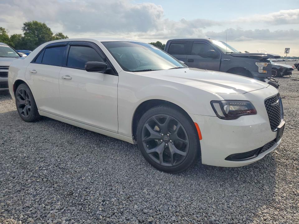 2023 Chrysler 300 VIN 2C3CCAAG0PH664864 COPART salvage auction — SIDE, La - Cert Of Title-Salvage, sold $9,200 on 2026-08-10 (photo 4)