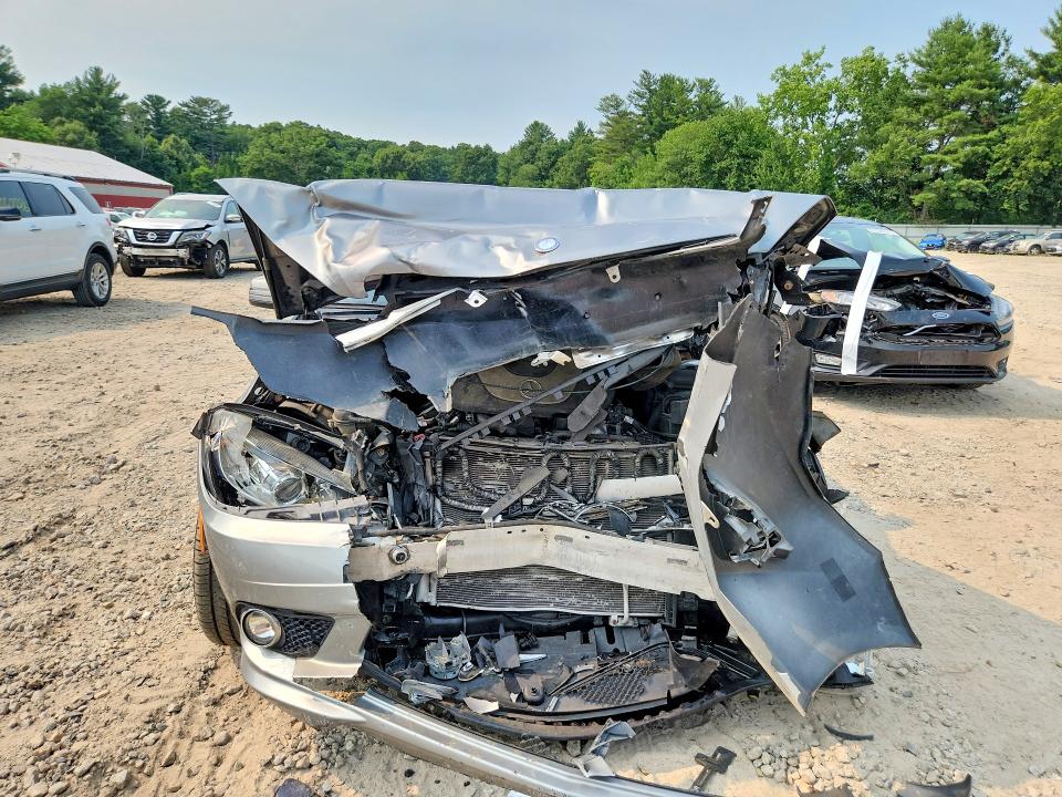 2010 Mercedes-benz C class VIN WDDGF8BB2AR123070 COPART salvage auction — FRONT END, MA - CERT OF TITLE-RECONSTRCTD COLL, sold $375 on 2026-08-10 (photo 5)