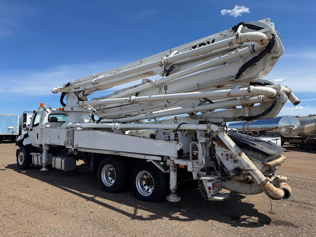 2020 Freightliner All other VIN 1FVHG5FE3LHLU1742 COPART salvage auction — Front End, MN - CERT OF TITLE-SALVAGE (P), sold $30,250 on 2026-08-11 (photo 3)