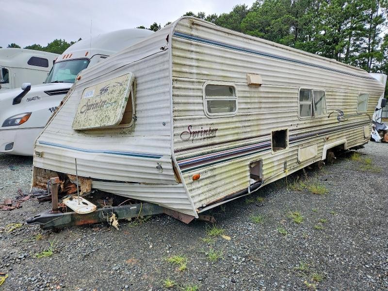 2000 Keystone Sprinter VIN 4YDT30522Y1011177 COPART salvage auction — ALL OVER, LA - CERT OF TITLE-SALVAGE, sold $5 on 2026-07-30 (photo 2)