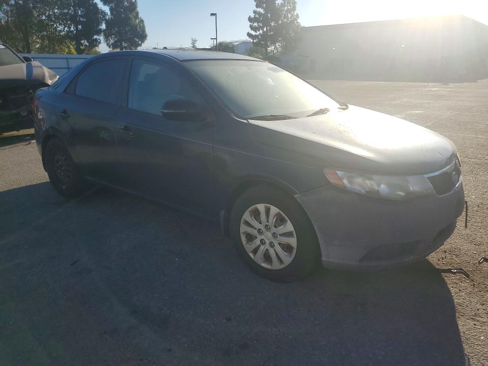 2012 Kia Forte VIN KNAFU4A23C5607083 COPART salvage auction — MINOR DENT/SCRATCHES, Ca - Cert Of Title-Salvaged, sold $325 on 2026-07-14 (photo 4)