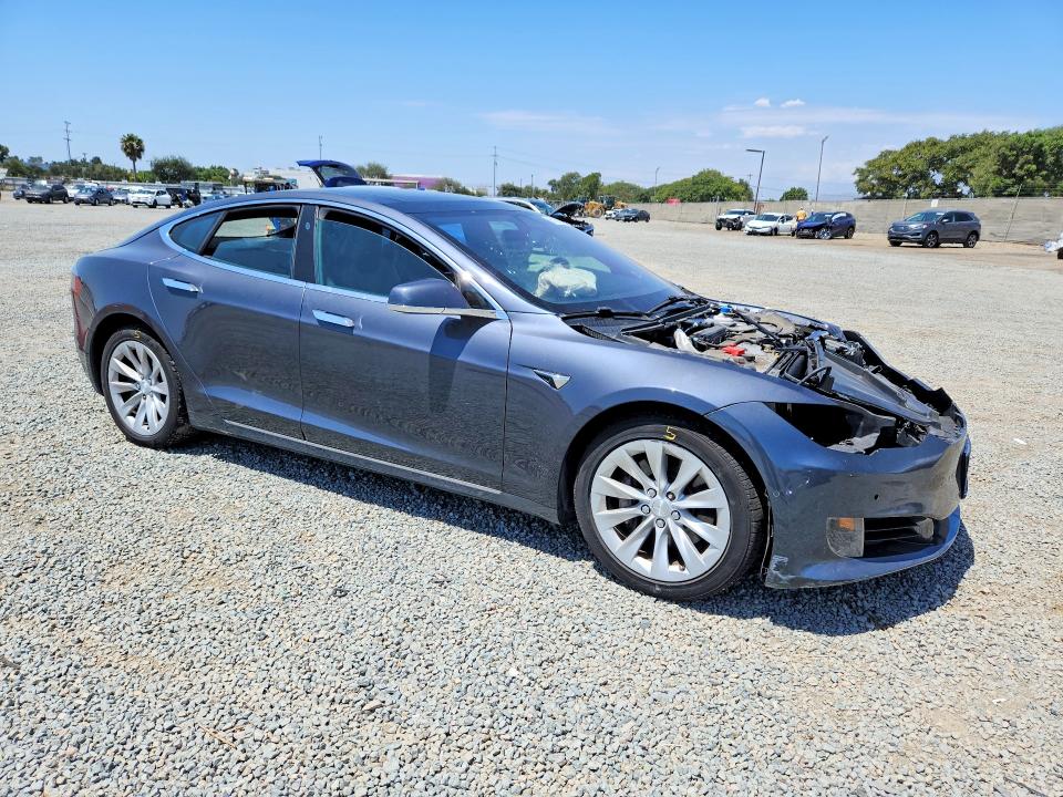2016 Tesla Model s VIN 5YJSA1E17GF170526 COPART salvage auction — ROOF, CA - SALVAGE CERTIFICATE, sold $2,350 on 2026-07-28 (photo 4)