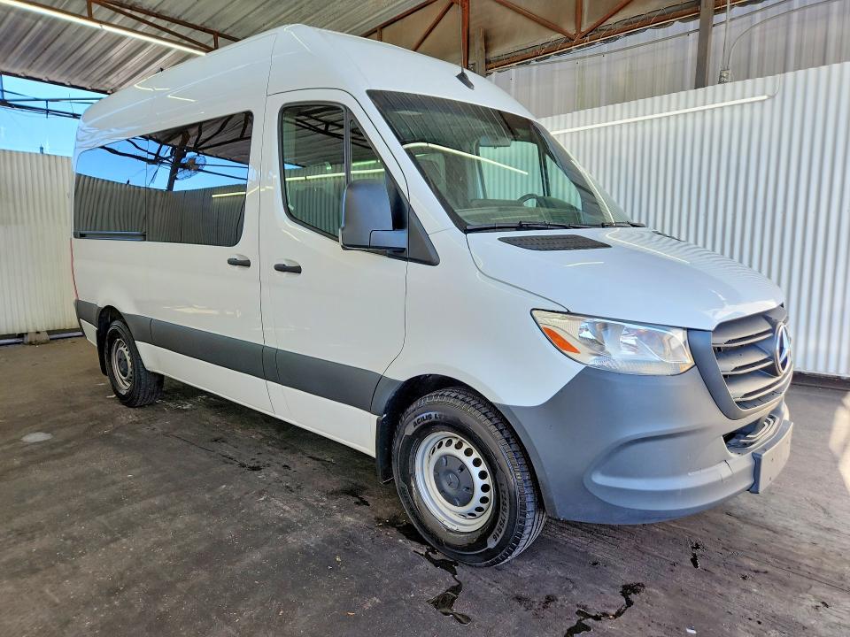 2024 Mercedes-benz Sprinter VIN W1Z4KFHY0RP713310 COPART salvage auction — ROOF, Fl - Certificate Of Title, sold $31,250 on 2026-07-08 (photo 4)